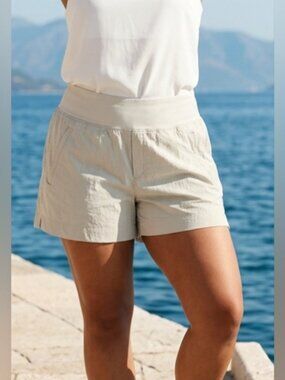 Athleta Trekkie North Short Beige SZ 14 Pull On Stretch Athleisure